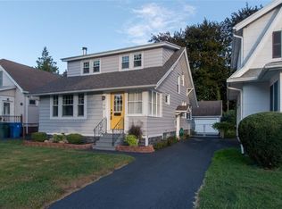 194 Woodstock Rd, Rochester, NY 14609