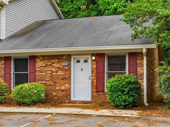 811 Brickwood Ct, Winston Salem, NC 27127