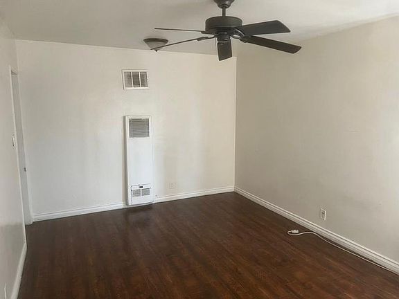 3rd image of 14845 Blythe St APT 3