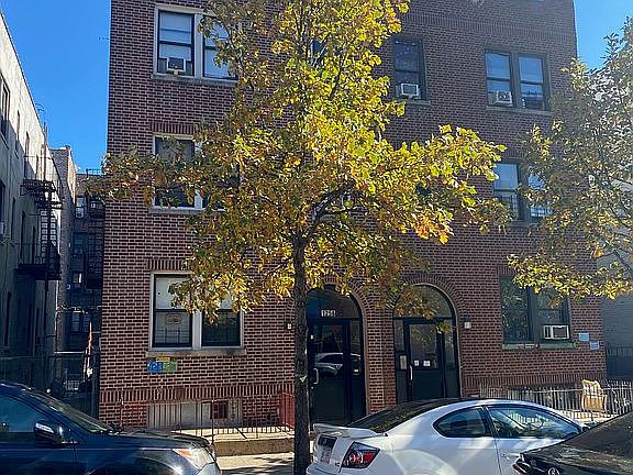 2nd image of 1256 Manor Ave APT 2R