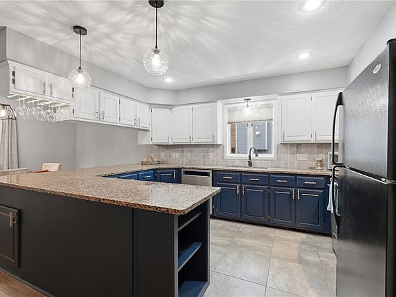 4th image of 25 Dalton Dr