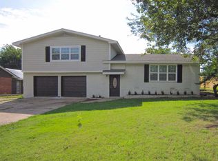 20 SW 50th St, Lawton, OK 73505