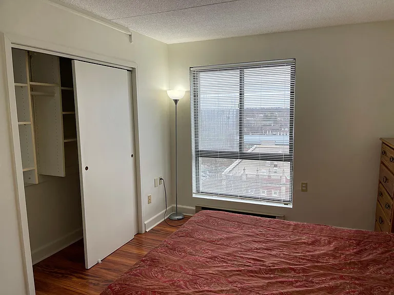 60 Strawberry Hill Ave #902 — Photo 6