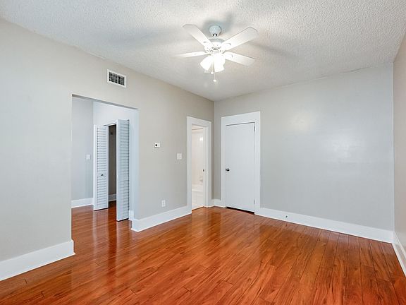 Melville - Spacious Living Area