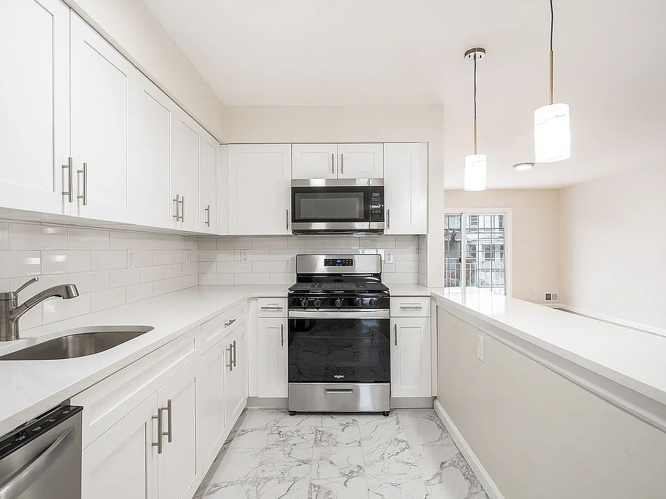 1st image of 188 Arlington Ave Floor 1