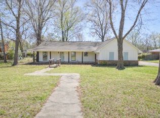 100 Mangrove Palm, Starkville, MS 39759