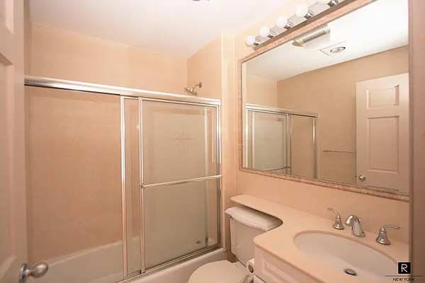 Rented by R New York | media 43