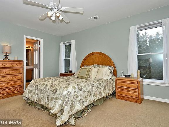3rd image of 18460 Heritage Hills Dr