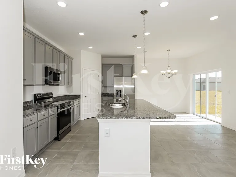531 Crown Rose Dr — Photo 8