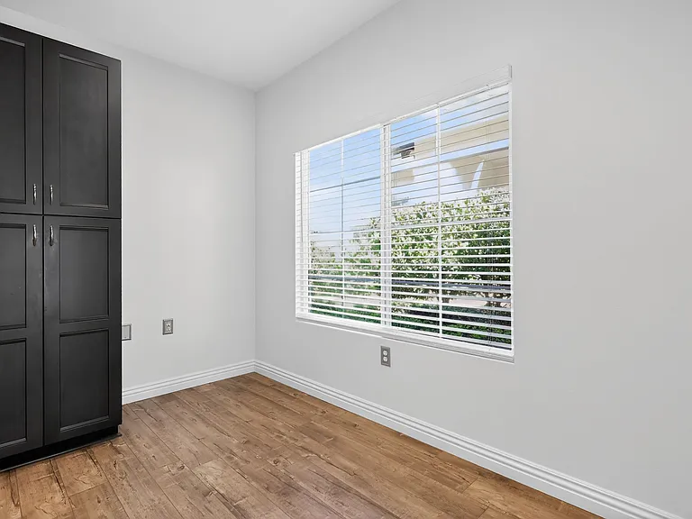 21610 Paseo Venezia — Photo 17