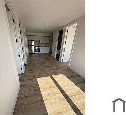 3 bed, $3,811 — Photo 3