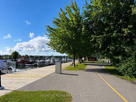 3rd image of 6 Toronto St #409