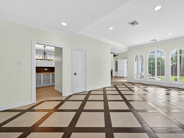 1803 Cottage Landing Ln — Photo 11