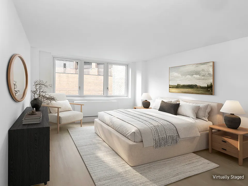 115 E 34th St #310