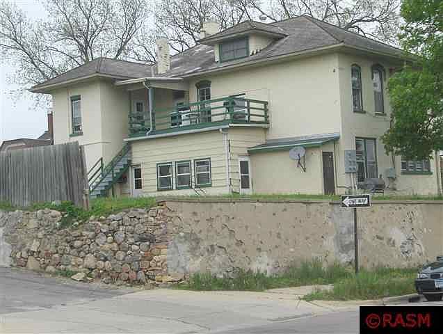 2nd image of 301 N German St