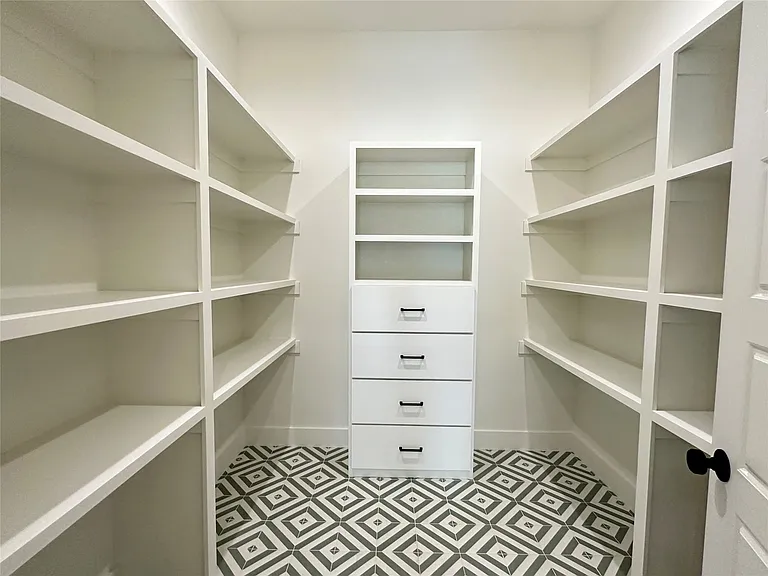 3908 Rochelle Dr — Photo 10