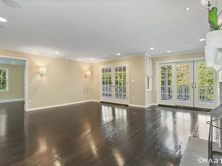 890 Silvermine Rd — Photo 11