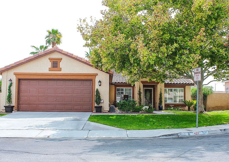 1st image of 429 Flores Cir