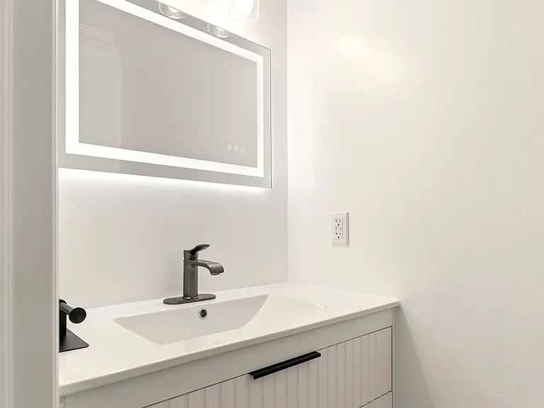 25 Adrienne Ln — Photo 8