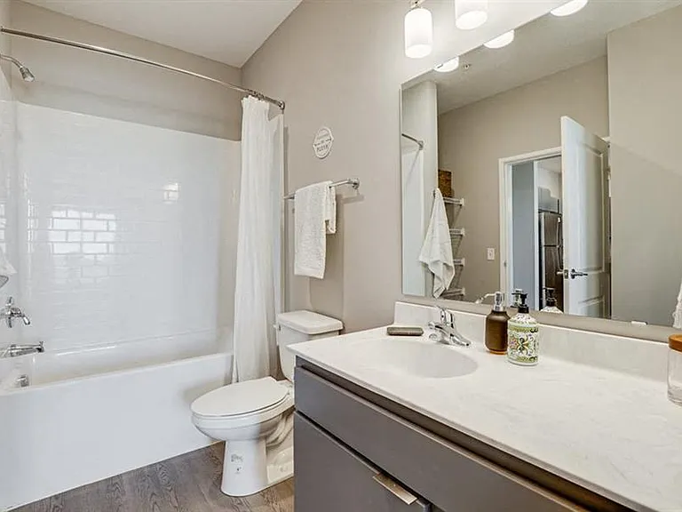 Maven Apartments — Photo 13