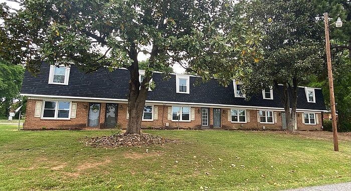 1st image of 1109 Gaston St #9