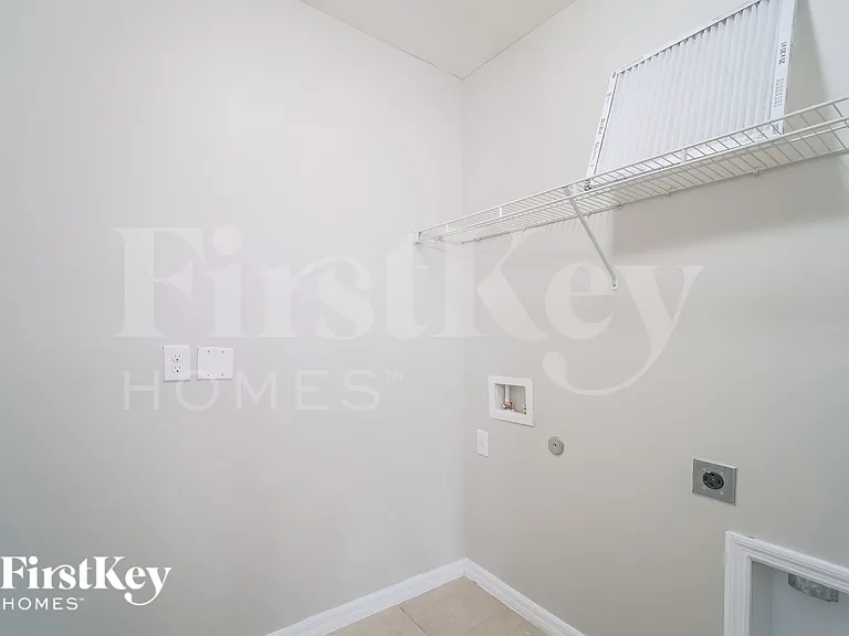 620 SE 1st Pl — Photo 13