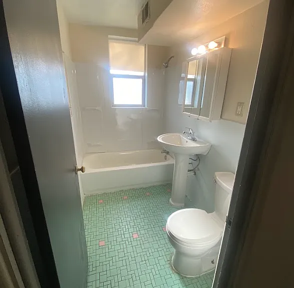2419 Plymouth Ave N #1 — Photo 5