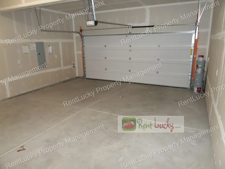 2816 Laurel Loop — Photo 12
