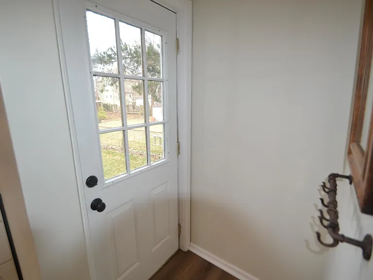 8365 Mace Ave — Photo 10