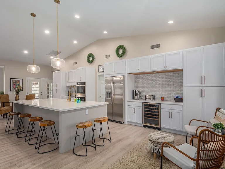 10829 N Pinto Dr — Photo 3