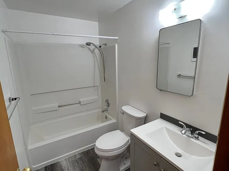 311 E Fairview Ave — Photo 6