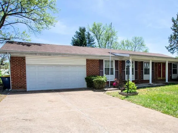 4348 Vandals Dr, Florissant, MO 63033