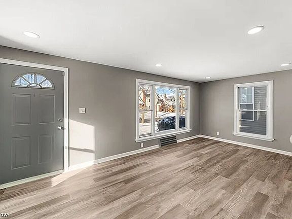 2nd image of 3617 Ludgate Rd