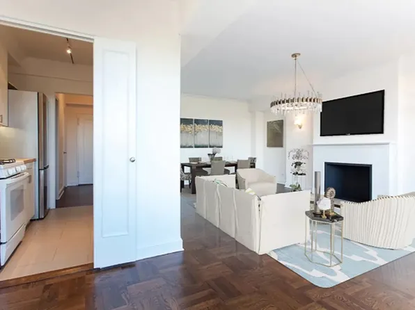 40 Central Park South 16C image 3 of 16