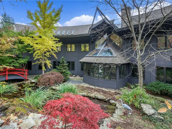 18 Wampus Lake Drive, Armonk, NY 10504
