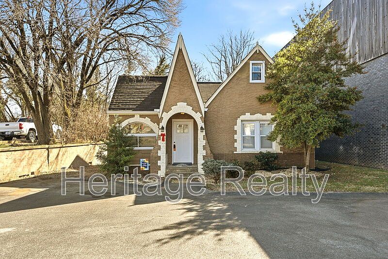 1st image of 3820 Sutherland Ave #1