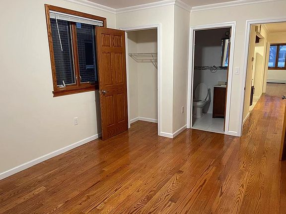 3rd image of 15032 Roosevelt Ave #2