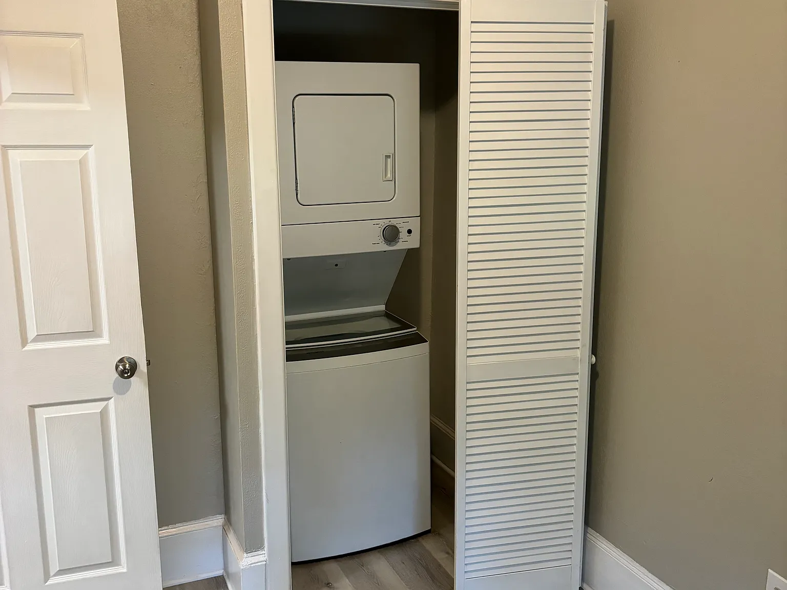 3 bed, 900 sqft, $1,495 — Photo 3