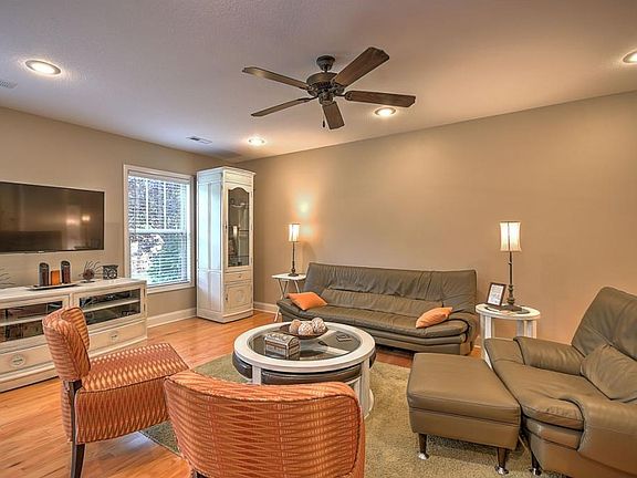 5th image of 1028 Aberlea Valley Cir