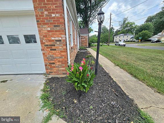 5th image of 12532 Surrey Circle Dr