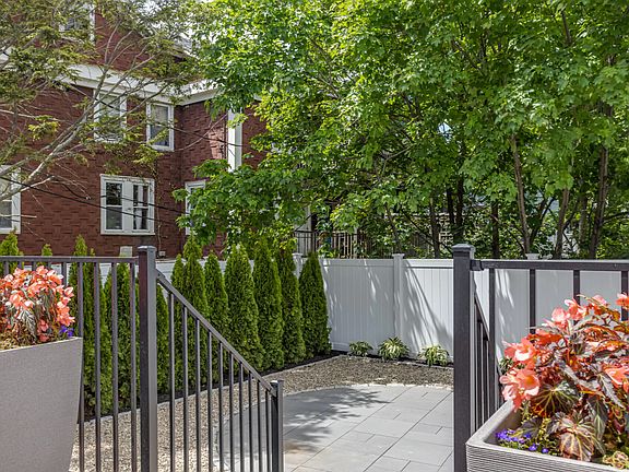 5th image of 125 Warren St #206-2