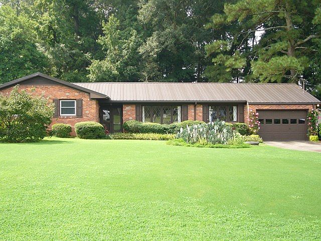 1st image of 206 Connie Cir