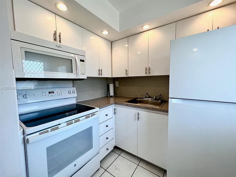 3030 Marcos Dr #T302 — Photo 8
