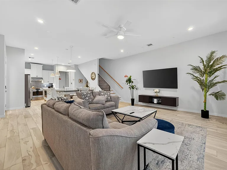 2617 Live Oak St — Photo 5