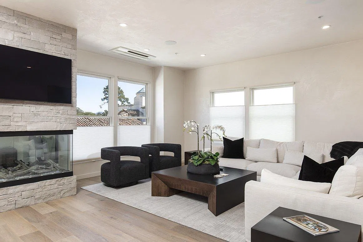 2 bed, 1250 sqft, $8,500 — Photo 2
