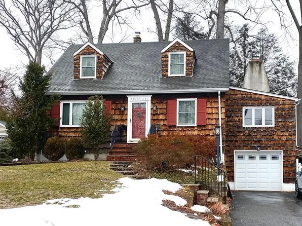 32 W End Ave, Westwood, NJ 07675