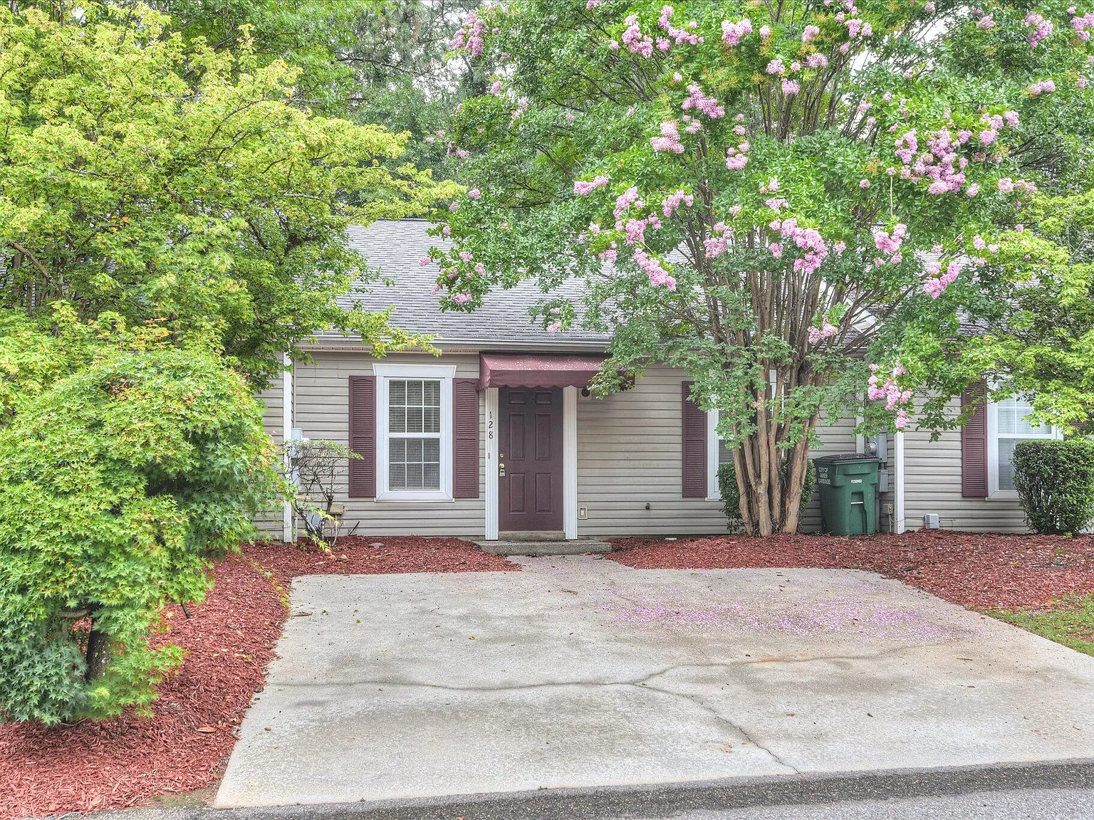 2 bed, 2.0 bath, 1092 sqft, $1,375 — Photo 3