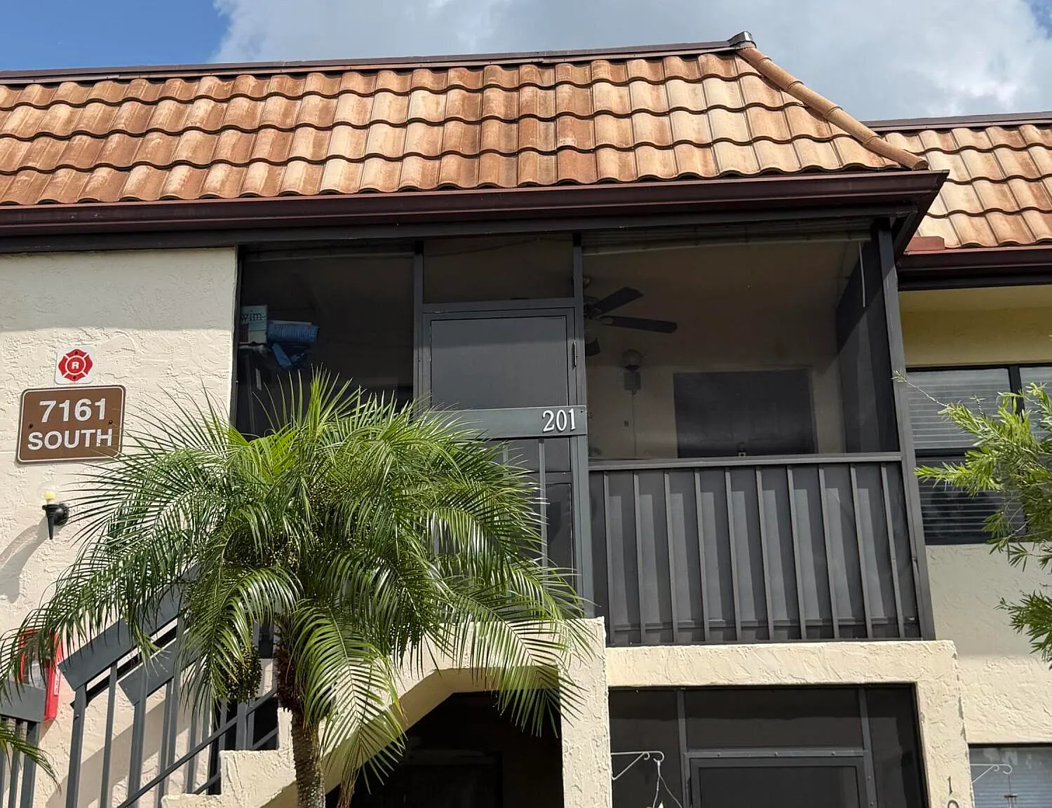 2 bed, 2.0 bath, 735 sqft, $2,000 — Photo 1