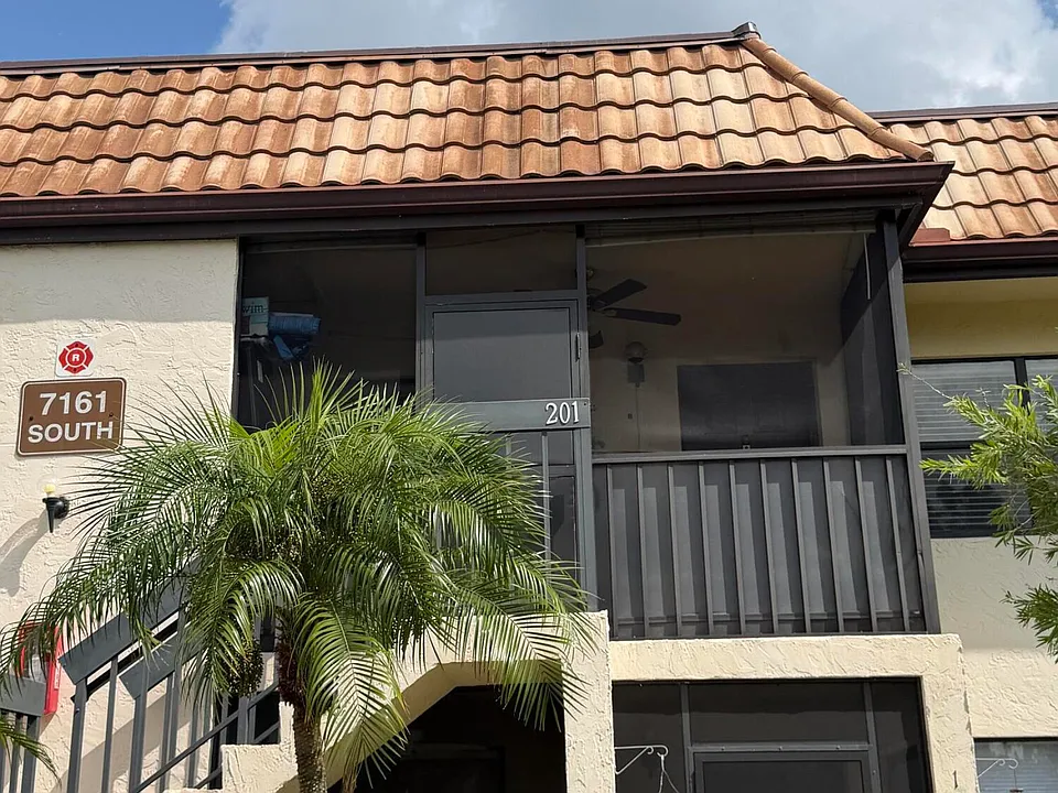 7161 Golf Colony Ct #201