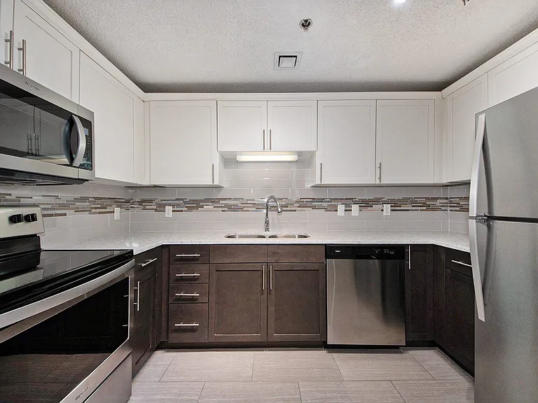 201 W Fulton St — Photo 13